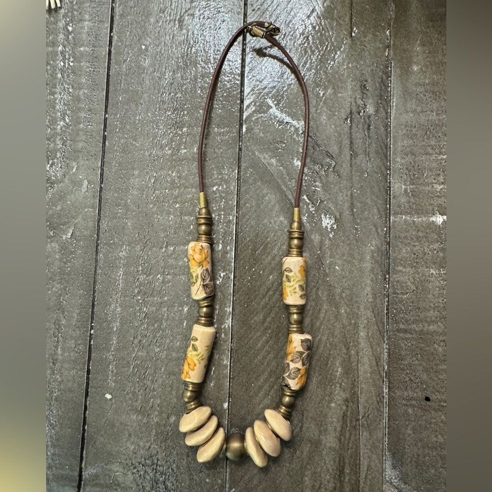Vintage Floral Ceramic And Metal‎ Beaded Necklace